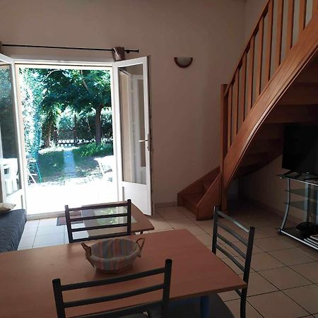 Villa Les Pieds Dans L'Eau Borgo  Exteriör bild